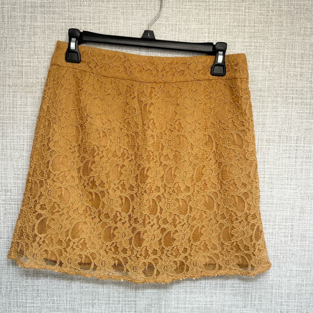 LAUNDRY By SHELLY SEGAL LIGHT GOLD LACE MINI SHORT SKIRT SIZE 4